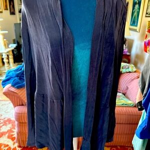 Coldwater Creek traveling type top. Silky flirty little flounce at bottom size M